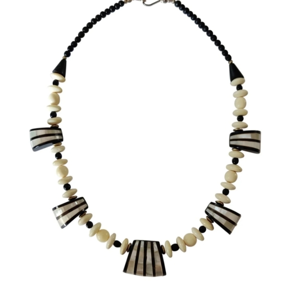 Vintage Artisan Geometric necklace Bone, wood, abalone - Picture 2 of 14